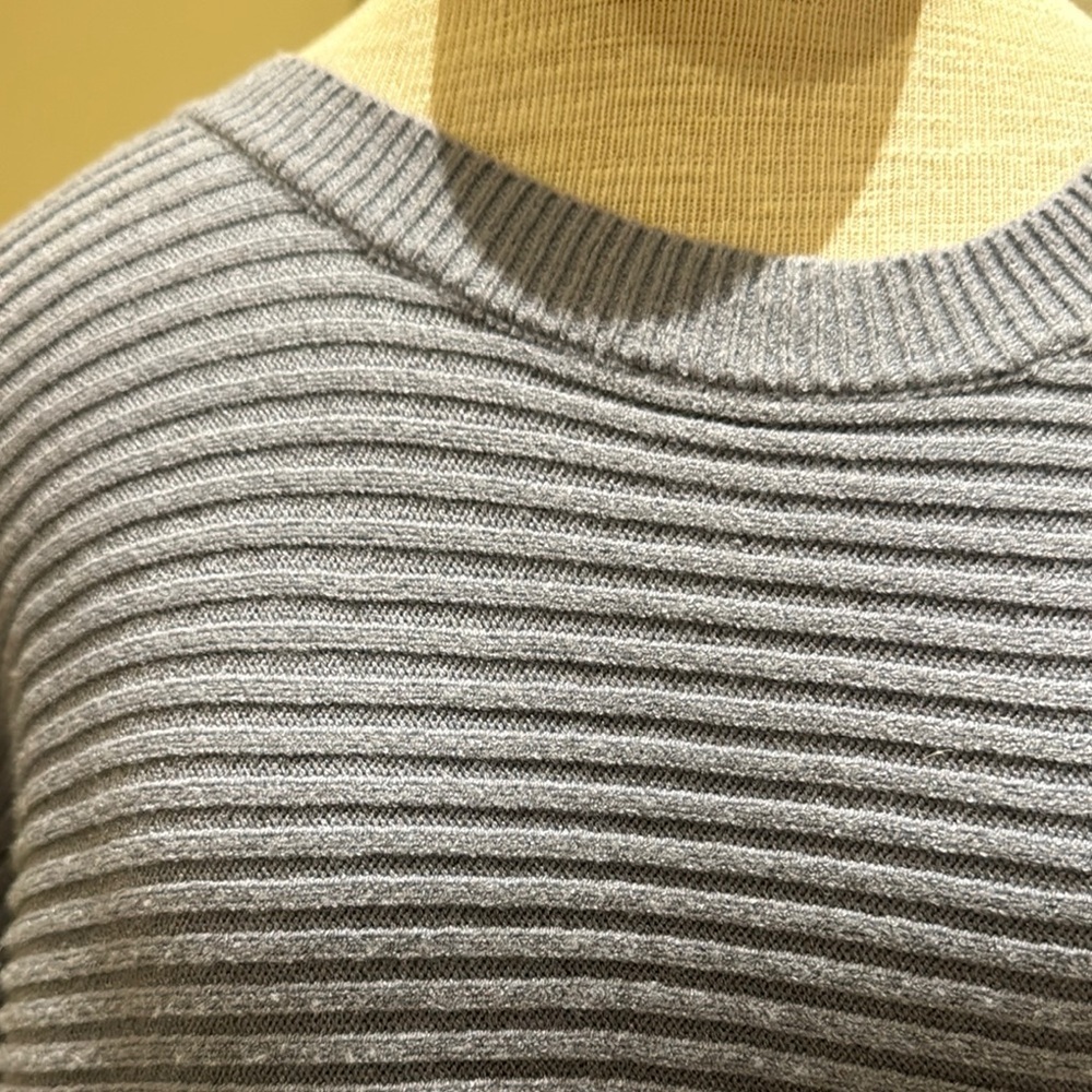 Sweater - Picture 2 of 4